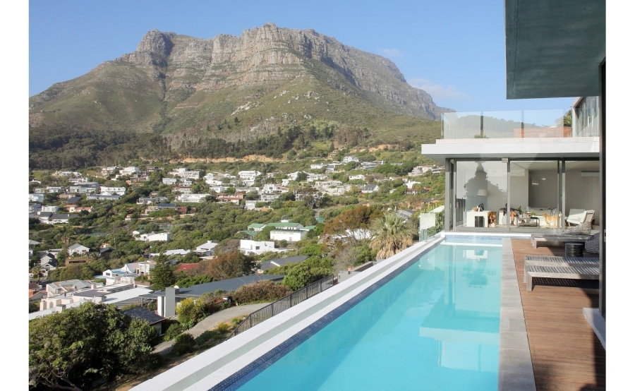 To Let 6 Bedroom Property for Rent in Llandudno Western Cape